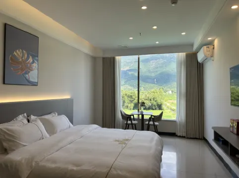 Zhaoqing Boruijin Grand Hotel