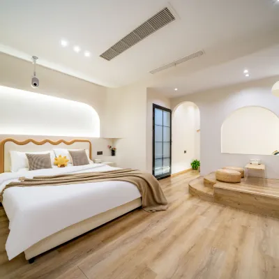 Fangjian Qiaoshe (Xi'an Zhonggulou Sajinqiao) Hotels near Lianhu
