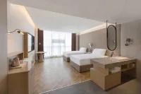 Qingdao May Fourth Square MixC Ruimai Hotel