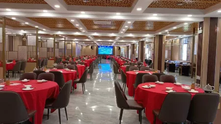 Elong ME Hotel (Zhaoqing Seven Star Cave Xinghu Scenic Spot)