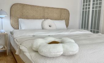 Dunfan Loft Audio-Visual Homestay (Nanping Pedestrian Street)