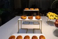 Tianmu Yunju·Premium Smart Resort Hotel (Dali Erhai Branch) - 4 Sao