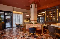 Grand Hotel Central, Small Luxury Hotels - breakfast