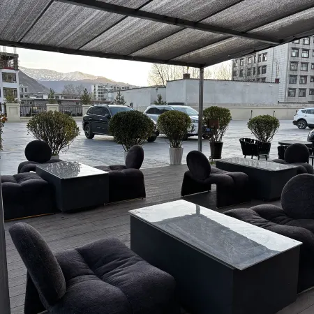 Senge Kangqiong Grand Hotel
