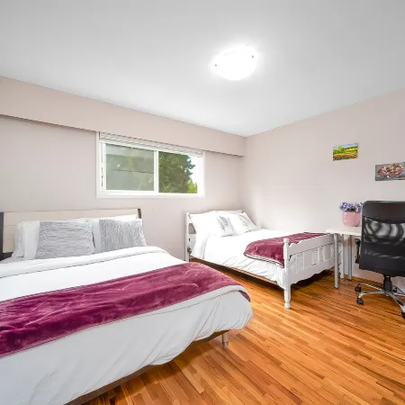 Gorgeous garden 3BR short or long term rental