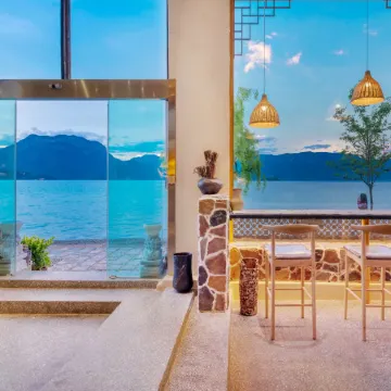 Lugu Lake Scenic Area Shuitian Yishe Loft Lakeview Vacation Apartment