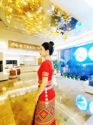 Meihong Hotel (Dehong Mangshi Airport Mangshi Square) - Mountain view