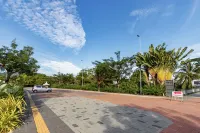 Nadi Glamping Suites - parking