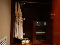 Licheng Longzhang M Hotel (Convention and Exhibition Center Branch, Outlook Tower) Hotels near Dragon Tower