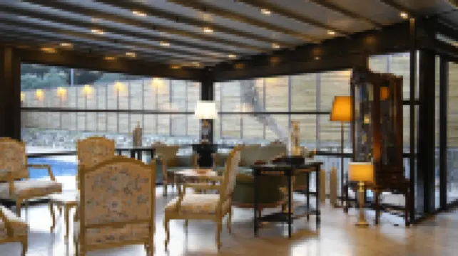 การ์ยา โรโม โรงแรม