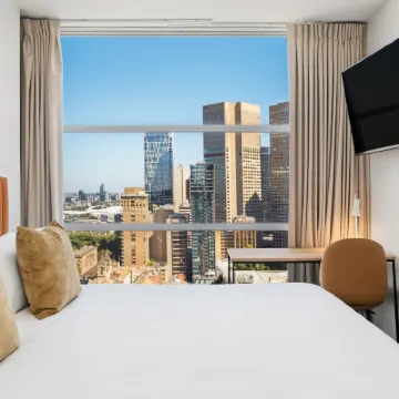 Urban Rest Melbourne (Formerly Nolo Apts Lonsdale St) โรงแรมใกล้พรินเซส เธียเตอร์