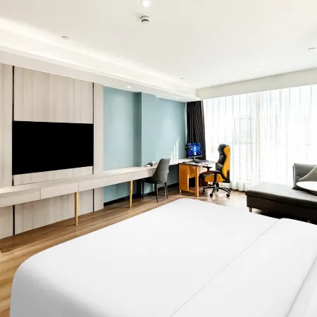 Yaxin E-Sports Hotel (Heze Municipal Hospital Branch)