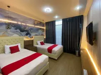 RedDoorz Plus @ edOtel Malang Các khách sạn ở Lowokwaru