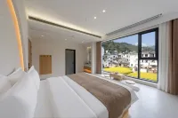 Wuyuan Yunxi Valley · 360° Terrace View Resort (Huangling Scenic Area)