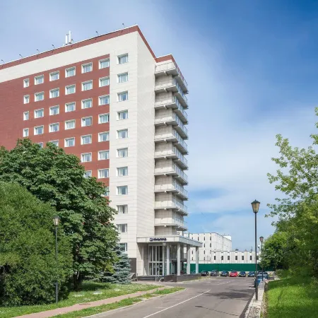 Marins Москва Пражская Отели рядом с достопримечательностью «Станция метро Кантемировская»