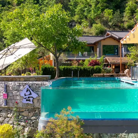 Mountain Cottage | Health Resort and Vacation Bed and Breakfast (Zhongnan Mountain Village)
