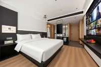Lili Hotel (Kunming Old Street Nanping Pedestrian Street) - balcony