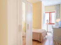 Hotel Regina Hotels near Leonelli's Beach