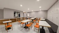 Banyuedao Smart Hotel (Yibin Guanying Ancient Street)