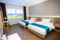 Yuetang Hotel (Korla Qingnian Road People's Square) - balcony