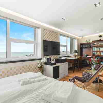 Diamond Suites by Reykjavik Keflavik Airport Rooms
