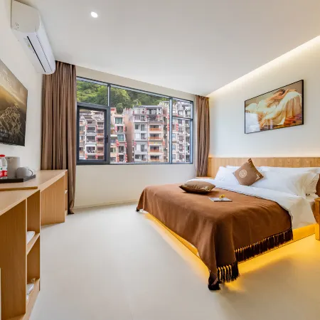 Yunye Yuna Girl River View Smart Homestay