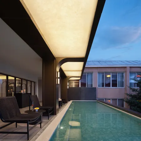 REAX-C Likuan Hotel (Aba County Branch)