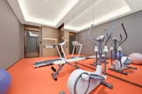 Lavande Hotel (Jiangmen Wuyi Road, South Vocational College Branch) - نادي رياضي
