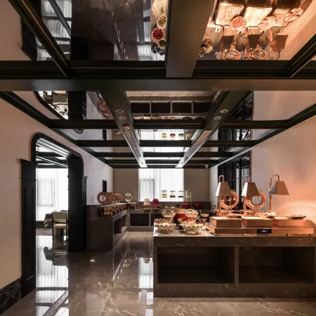 Dunhuang Seine Art Hotel (Shazhou Night Market)