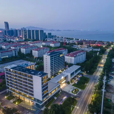 Days lnn by Wyndham Qingdao Huangdao Hotel berhampiran Gunung Dazhu