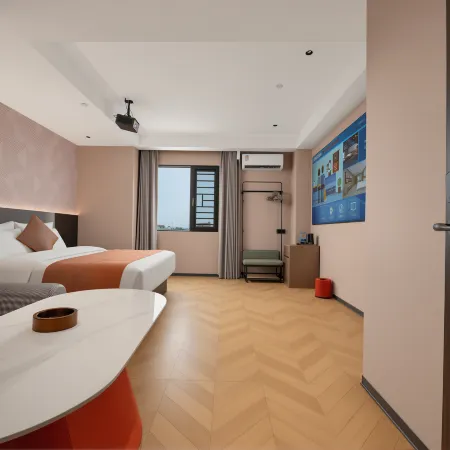 Ruifeng Smart Hotel (Xuwen Port Terminal)