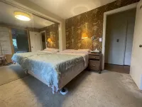 Spacious & Cozy Suite Near Boston Sleeps Up to 5 - homestay