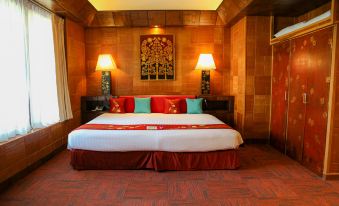 Mom Tri's Villa Royale