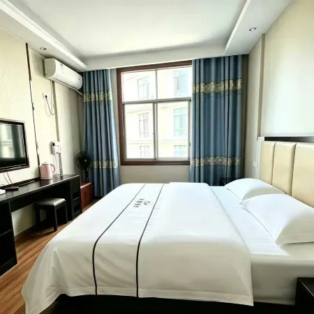 Lancang Hongsheng Hotel