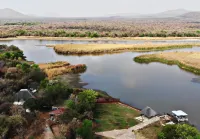 Crocodile Pools Safari Lodge - Parking