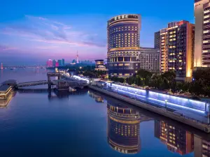 武漢江漢路江漢關江景亞朵飯店
