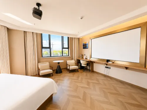 Qianfeng Hotel - parking