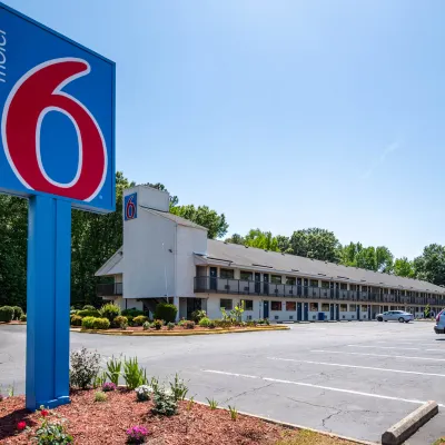 Motel 6 Richmond, VA - Midlothian Turnpike Hotels near Walmart Supercenter