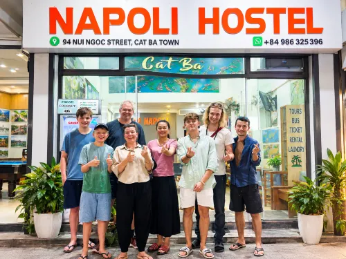 Napoli Hostel Cat Ba - ที่มีที่จอดรถ
