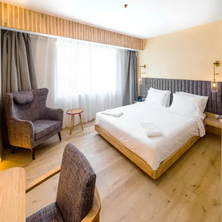 Square Hotel