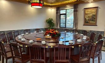 SANBAISHAN XIUHETANG HOMESTAY