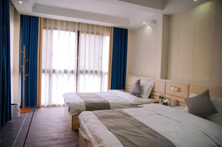 Natung Pathing Hotel Отели в г. Наюн