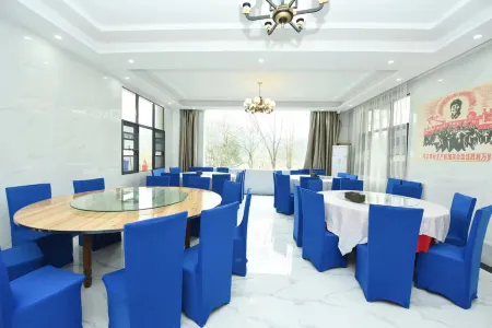 ParadiseVillagexijieyuanxijieyuanxijieyuanBreakfast Отели рядом с достопримечательностью «Baima Canyon»