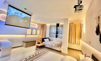 Fuxian Lake Heyu Lake Homestay (Mafang Village Wetland Park)