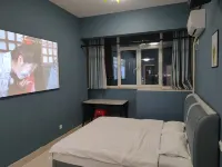 Light Luxury One Homestay (Shandong University of Technology) - balcony