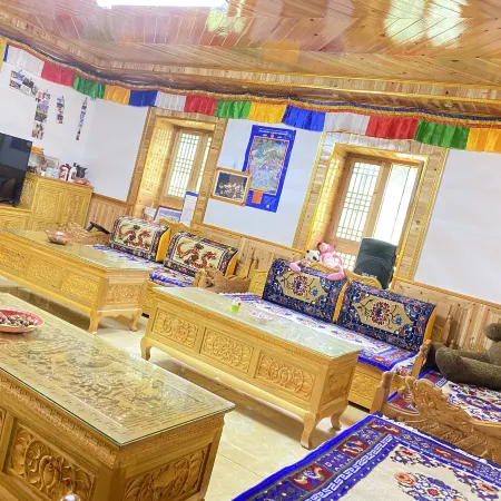 Danba Gadawangjing Homestay