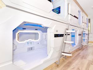 Space Q Capsule Hotel