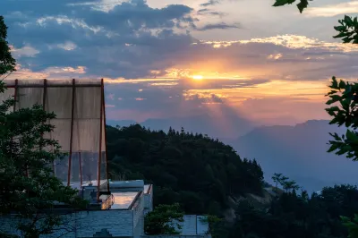Yunfuli Cliff Hotel, Qili Pingye Luxury Hotel Hotels in Hongya