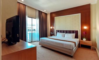 Surabaya Suites Hotel Powered by Archipelago