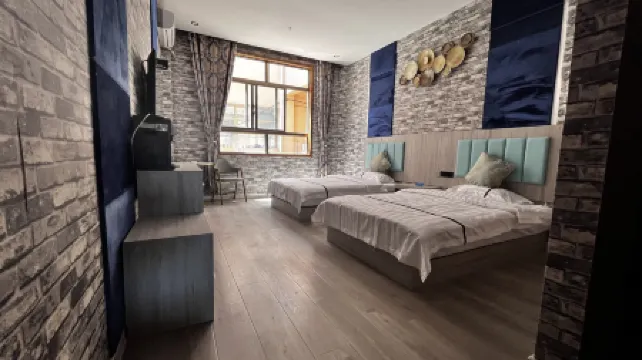 Huixian Wufu Business Hotel